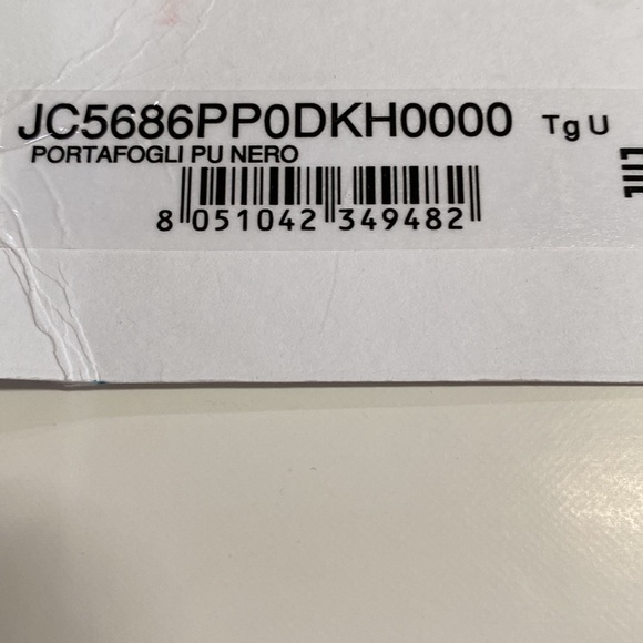 NWT LOVE MOSCHINO Wallet Zip Around Black PU Gold Tone Studded 8 Card Slots - Picture 4 of 9